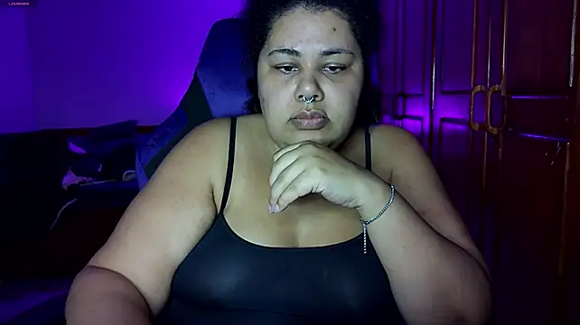 xlatinastar Adlı Modelin Canlı XXX Sohbeti