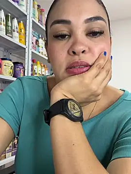 XXX chat uživo modela FOX_LATINA