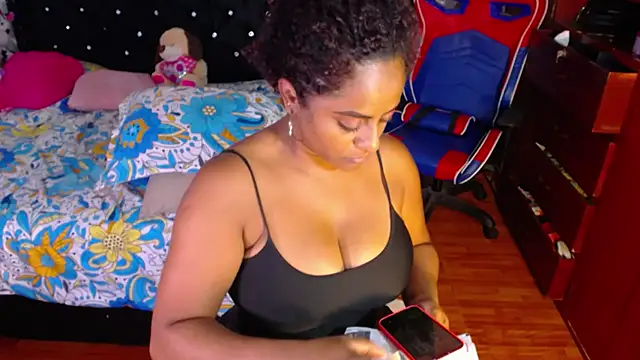 BellaKarla's Live XXX Chat