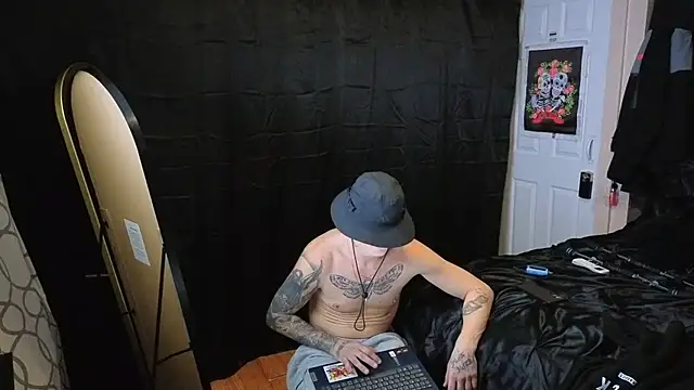 Chatroom XXX en direct de NEWHUNGBOY