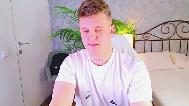 Chat +18 de HotVanee ao vivo
