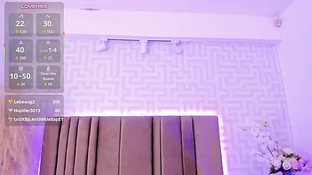 naishaa_'s Live XXX Chat