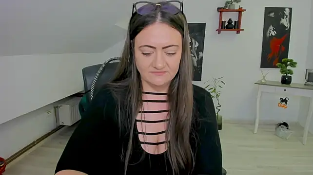 MistressDarrah 라이브 XXX 채팅