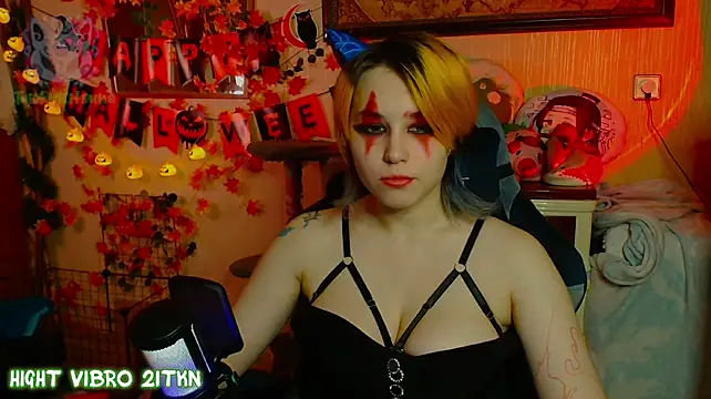 Онлайн чат XXX TrickyKitsune