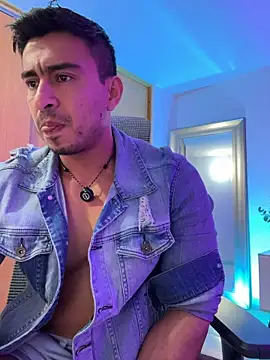 Chris_Clarck Adlı Modelin Canlı XXX Sohbeti