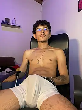 XXX chat uživo modela oreuk_dv