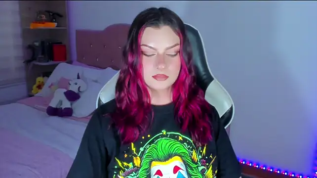 צ'אט XXX בשידור חי של OphelianaRose33