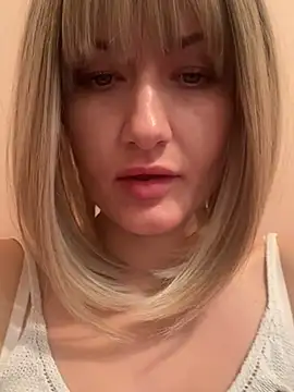 Živý XXX chat LunaFoxs
