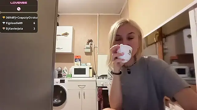 AngelJeni Adlı Modelin Canlı XXX Sohbeti
