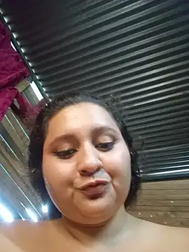 Lily_Sweet24 Adlı Modelin Canlı XXX Sohbeti