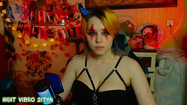 TrickyKitsune XXX чат на живо