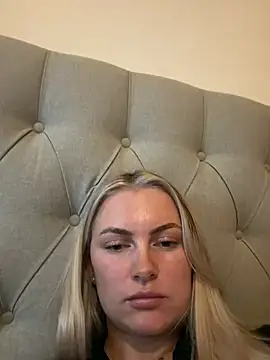 MegOliviaaxo's Live XXX Chat