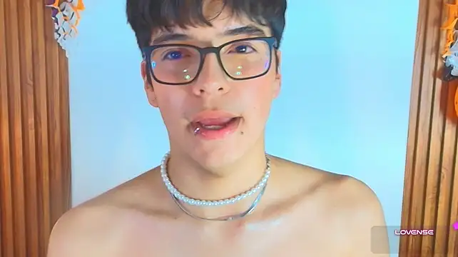 Milo_Wolff লাইভ XXX চ্যাট