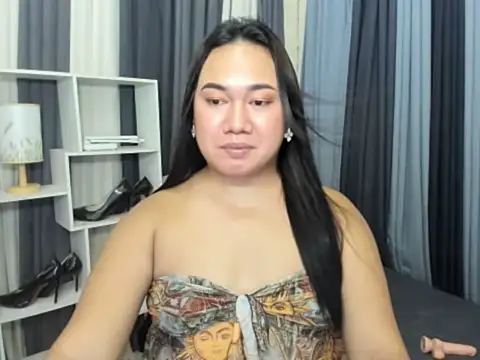 Cassiefoxx Adlı Modelin Canlı XXX Sohbeti