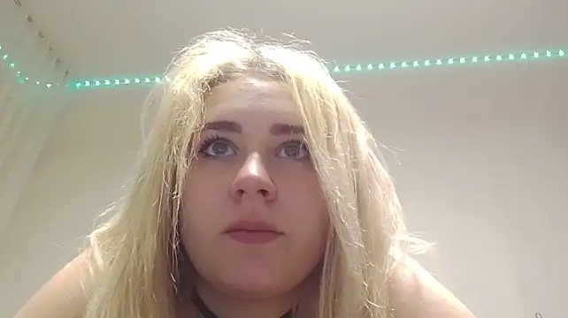 IsaWhitton live XXX chat