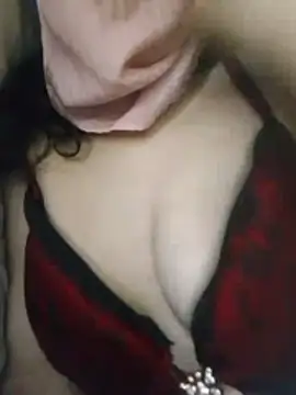Almas-arabic live XXX chat