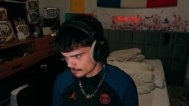 JordanShow's Live XXX Chat