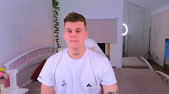 Chat +18 de HotVanee ao vivo