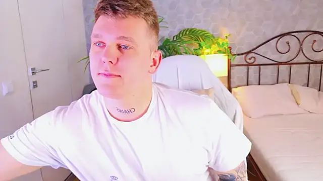XXX chat uživo modela HotVanee