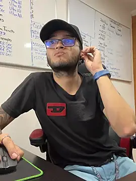 FoxBarck's Live XXX Chat