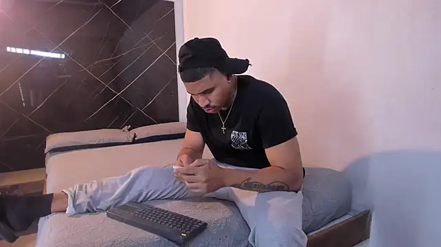 Chirshot_'s Live XXX Chat
