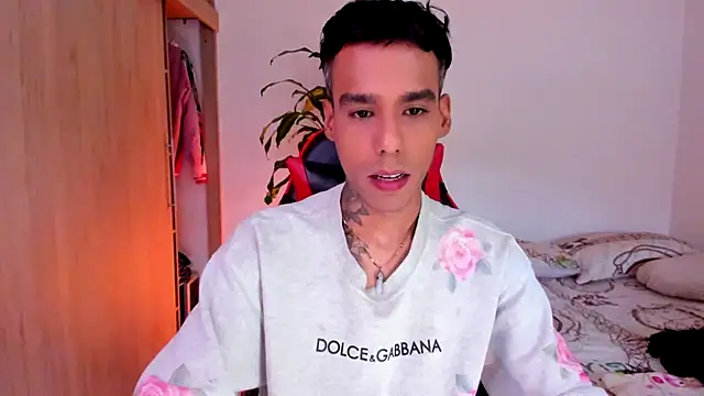 Онлайн чат XXX Damianwhite
