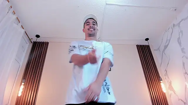 tanner-hard_ Live XXX-Chat