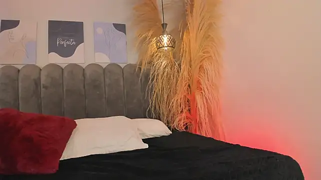 cute__cherry_ Show in webcam