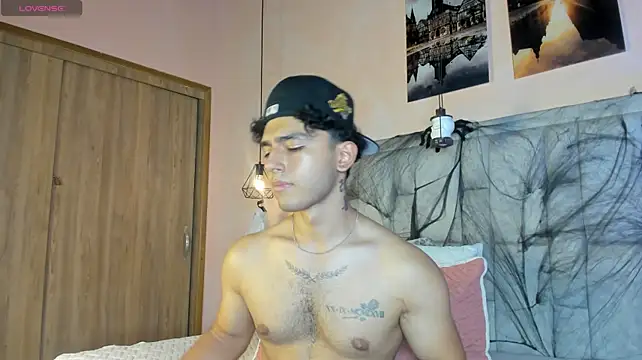 Kairoxxx_'s Live XXX Chat