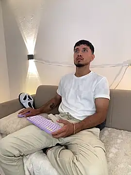 Czat XXX na żywo – Noah_Smith01