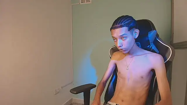 Drake_cum23 Live XXX Chat