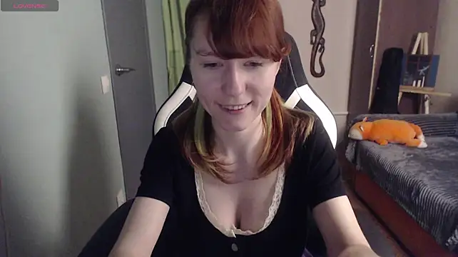 Czat XXX na żywo – NikiFoks_18