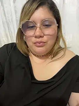 VioletaVelvet Adlı Modelin Canlı XXX Sohbeti