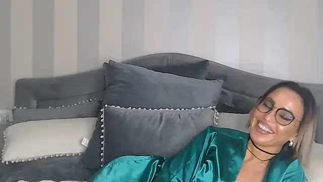 LuanaColucci live XXX chat