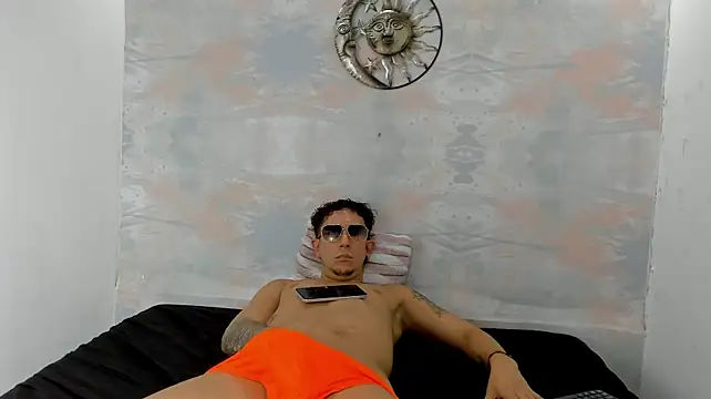 צ'אט XXX בשידור חי של LucaBeltran_
