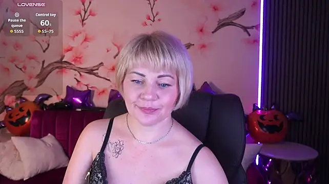 XXX chat uživo modela AmaraNights