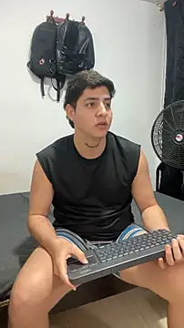 Chat XXX ao vivo de Fozil_Dvice