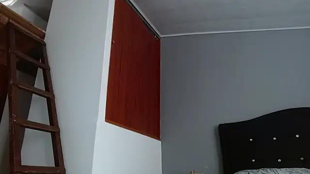 Emilia_1995's Live XXX Chat