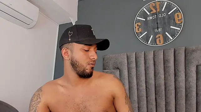 Chat +18 de Robin_Rief ao vivo