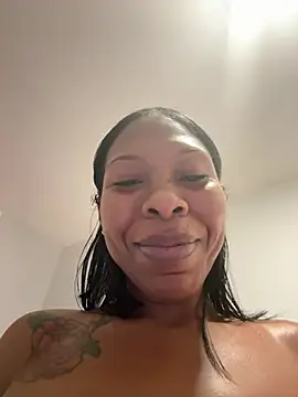 __suki Show in webcam
