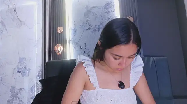 adaira31 Adlı Modelin Canlı XXX Sohbeti