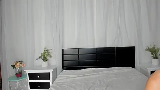 dstevora Adlı Modelin Canlı XXX Sohbeti