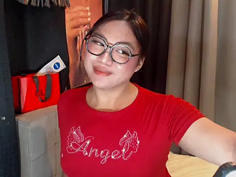 Chat +18 de AsianHotPrecious ao vivo