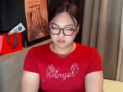 צ'אט XXX בשידור חי של AsianHotPrecious