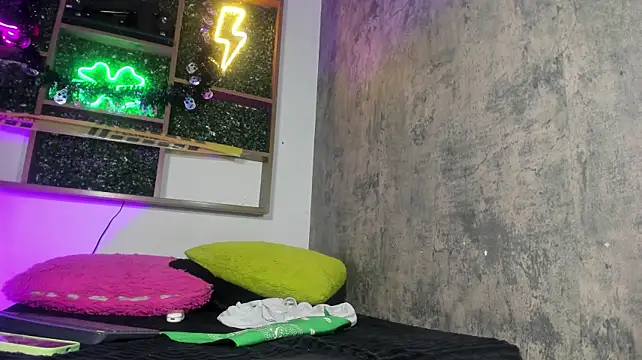 XXX chat uživo modela Pichersito