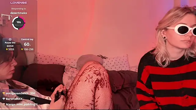צ'אט XXX בשידור חי של AlexxMichaell