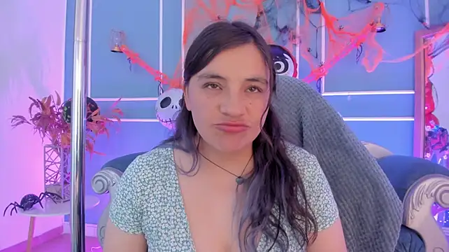 Chat XXX en directo de TaraTaylorr