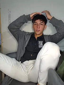 ZaneHoward Adlı Modelin Canlı XXX Sohbeti