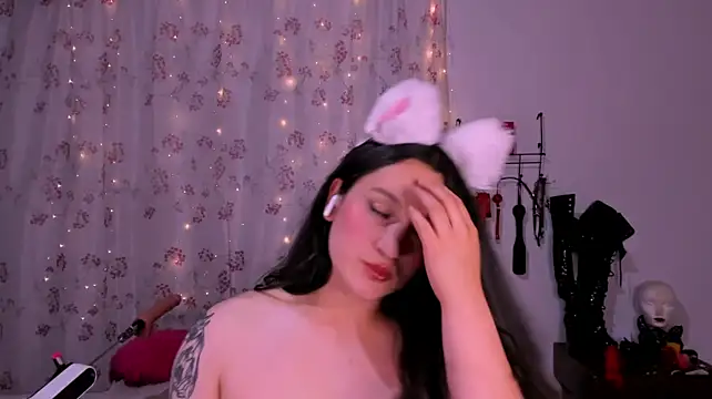 แชท XXX สดของ MillaReign