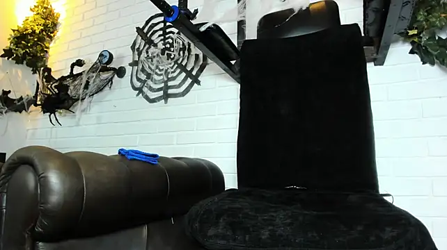Chatroom XXX en direct de ItaloMoore